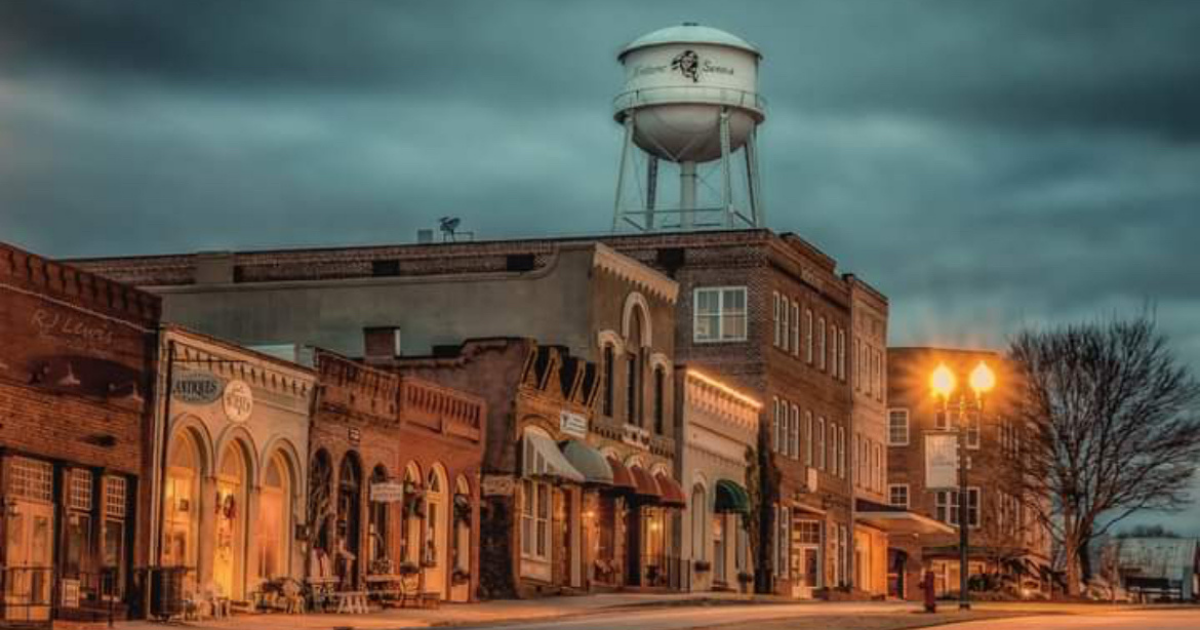 Downtown Senoia, GA (30276) — local storefronts and streetscape